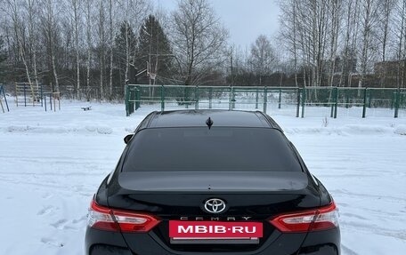 Toyota Camry, 2018 год, 2 850 000 рублей, 4 фотография