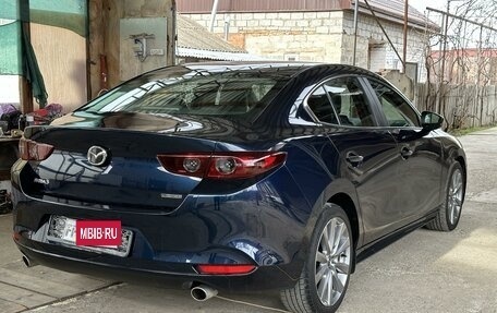 Mazda 3, 2021 год, 1 900 000 рублей, 4 фотография