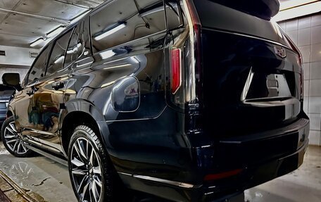 Cadillac Escalade V, 2022 год, 15 800 000 рублей, 3 фотография