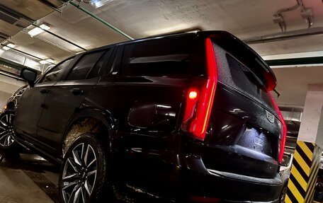 Cadillac Escalade V, 2022 год, 15 800 000 рублей, 25 фотография
