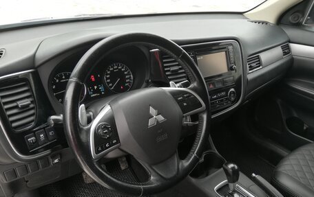 Mitsubishi Outlander III рестайлинг 3, 2013 год, 1 800 000 рублей, 21 фотография