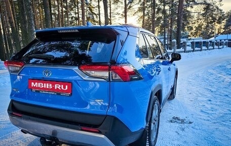 Toyota RAV4, 2021 год, 3 700 000 рублей, 13 фотография