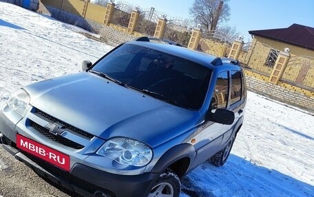 Chevrolet Niva I рестайлинг, 2010 год, 680 000 рублей, 1 фотография