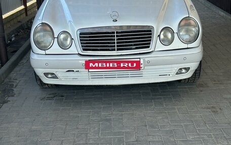 Mercedes-Benz E-Класс, 1997 год, 365 000 рублей, 3 фотография