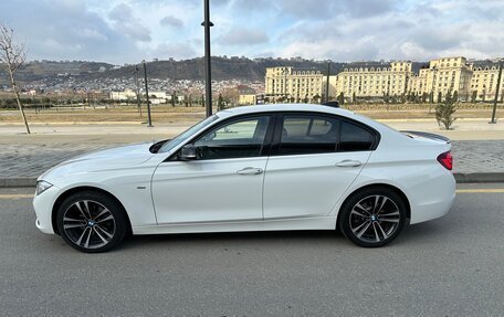 BMW 3 серия, 2018 год, 2 800 000 рублей, 3 фотография