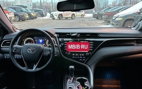 Toyota Camry, 2018 год, 2 980 000 рублей, 9 фотография