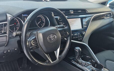 Toyota Camry, 2019 год, 2 420 000 рублей, 12 фотография