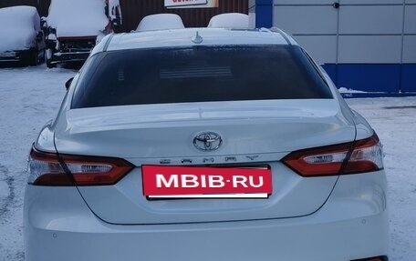 Toyota Camry, 2019 год, 2 420 000 рублей, 5 фотография