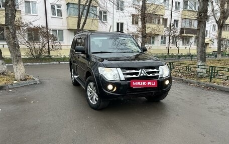 Mitsubishi Pajero IV, 2013 год, 2 200 000 рублей, 2 фотография