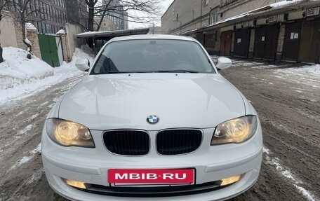 BMW 1 серия, 2010 год, 870 000 рублей, 2 фотография