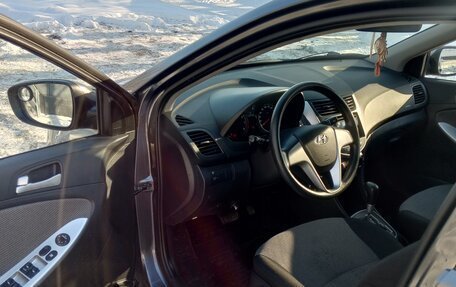 Hyundai Solaris II рестайлинг, 2013 год, 970 000 рублей, 4 фотография