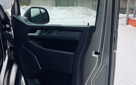 Volkswagen Caravelle T6 рестайлинг, 2018 год, 3 339 000 рублей, 16 фотография