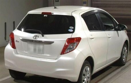 Toyota Vitz, 2011 год, 879 000 рублей, 2 фотография