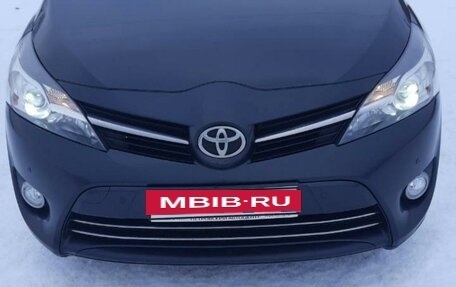 Toyota Verso I, 2014 год, 1 550 000 рублей, 4 фотография