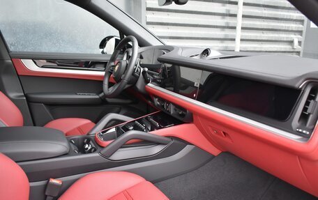 Porsche Cayenne III, 2023 год, 18 600 000 рублей, 14 фотография