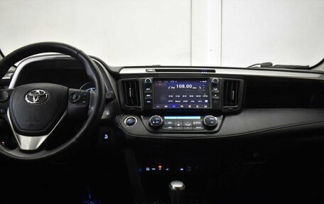 Toyota RAV4, 2017 год, 2 289 000 рублей, 5 фотография