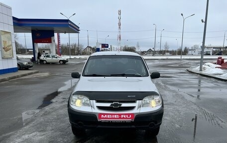 Chevrolet Niva I рестайлинг, 2010 год, 475 000 рублей, 3 фотография