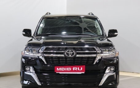 Toyota Land Cruiser 200, 2018 год, 7 950 000 рублей, 2 фотография