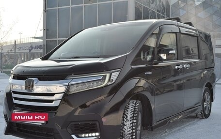 Honda Stepwgn IV, 2017 год, 2 570 000 рублей, 5 фотография