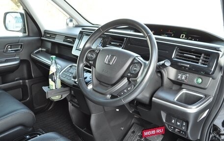 Honda Stepwgn IV, 2017 год, 2 570 000 рублей, 13 фотография