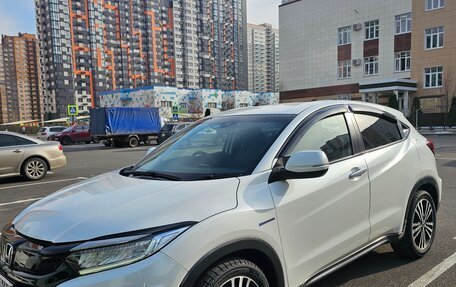 Honda Vezel, 2018 год, 2 300 000 рублей, 2 фотография