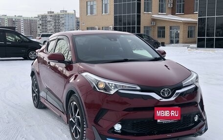 Toyota C-HR I рестайлинг, 2017 год, 2 000 000 рублей, 3 фотография