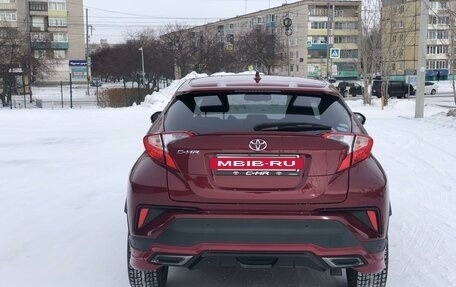 Toyota C-HR I рестайлинг, 2017 год, 2 000 000 рублей, 15 фотография