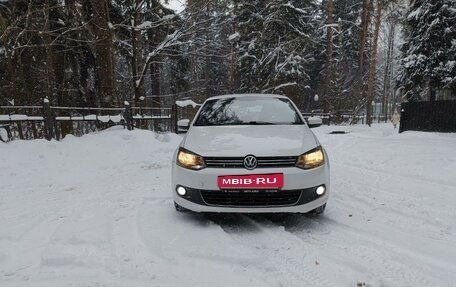 Volkswagen Polo VI (EU Market), 2012 год, 826 000 рублей, 2 фотография