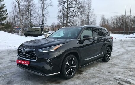 Toyota Highlander, 2022 год, 8 100 000 рублей, 2 фотография