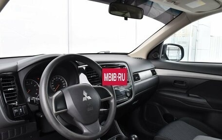 Mitsubishi Outlander III рестайлинг 3, 2012 год, 1 569 000 рублей, 10 фотография