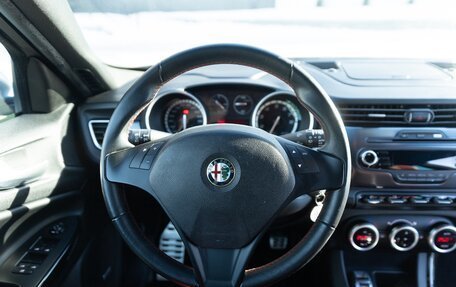 Alfa Romeo Giulietta, 2013 год, 1 690 000 рублей, 14 фотография