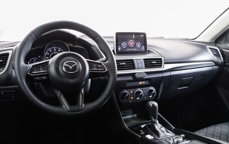 Mazda 3, 2016 год, 1 600 000 рублей, 11 фотография