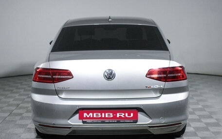 Volkswagen Passat B8 рестайлинг, 2015 год, 1 790 000 рублей, 6 фотография