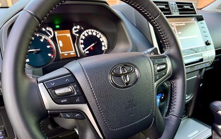Toyota Land Cruiser Prado 150 рестайлинг 2, 2022 год, 8 900 000 рублей, 16 фотография