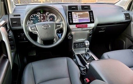 Toyota Land Cruiser Prado 150 рестайлинг 2, 2022 год, 8 900 000 рублей, 10 фотография
