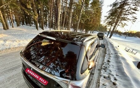 Mitsubishi Outlander III рестайлинг 3, 2013 год, 2 450 000 рублей, 2 фотография