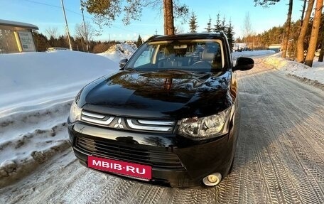 Mitsubishi Outlander III рестайлинг 3, 2013 год, 2 450 000 рублей, 20 фотография