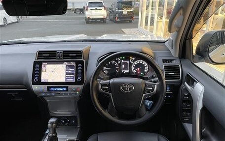 Toyota Land Cruiser Prado 150 рестайлинг 2, 2020 год, 4 200 000 рублей, 9 фотография