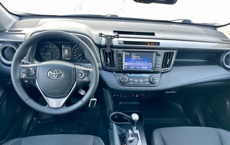 Toyota RAV4, 2017 год, 2 250 000 рублей, 13 фотография