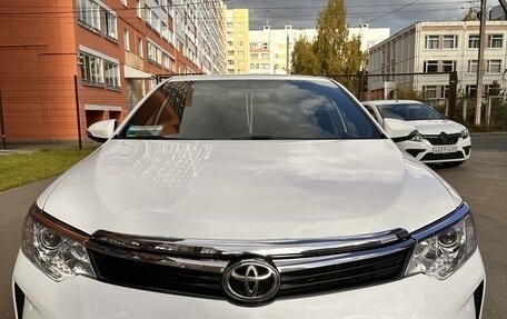 Toyota Camry, 2017 год, 2 250 000 рублей, 4 фотография
