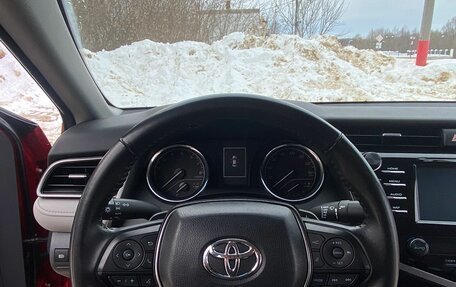 Toyota Camry, 2019 год, 2 750 000 рублей, 21 фотография