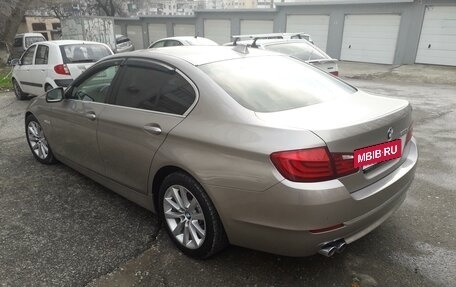 BMW 5 серия, 2011 год, 2 430 000 рублей, 3 фотография