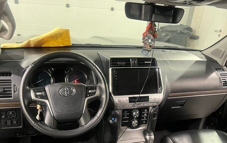 Toyota Land Cruiser Prado 150 рестайлинг 2, 2018 год, 6 000 000 рублей, 24 фотография