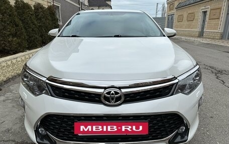 Toyota Camry, 2017 год, 2 670 000 рублей, 2 фотография