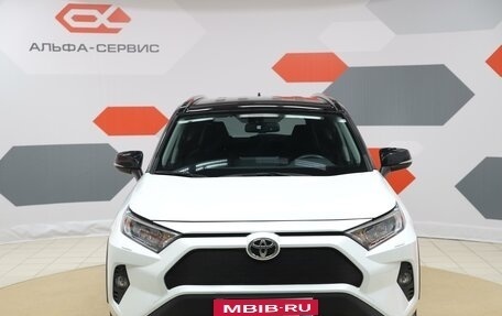 Toyota RAV4, 2020 год, 3 890 000 рублей, 2 фотография
