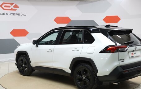 Toyota RAV4, 2020 год, 3 890 000 рублей, 7 фотография