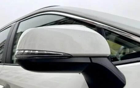 Toyota RAV4, 2022 год, 2 700 000 рублей, 9 фотография