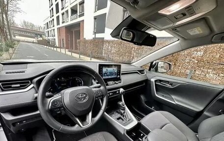 Toyota RAV4, 2022 год, 2 700 000 рублей, 11 фотография