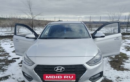 Hyundai Solaris II рестайлинг, 2020 год, 1 820 000 рублей, 10 фотография