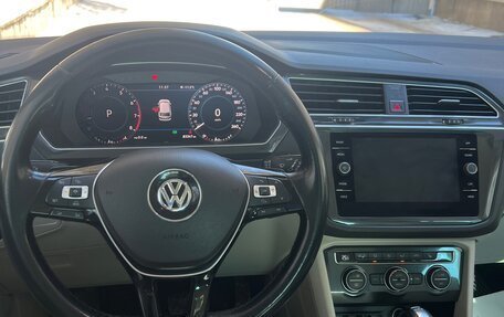 Volkswagen Tiguan II, 2018 год, 3 100 000 рублей, 11 фотография